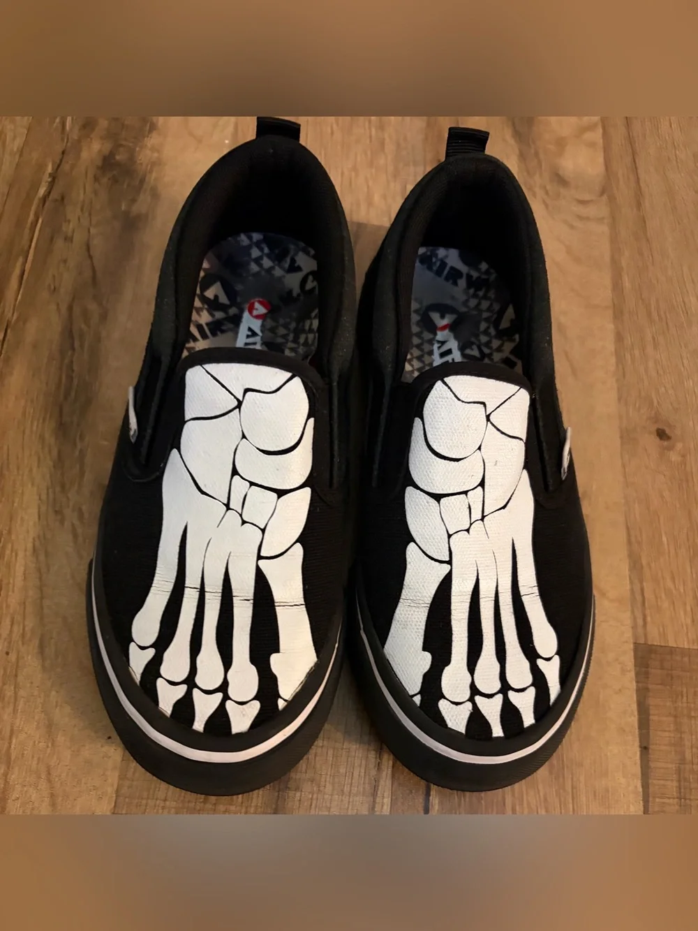 Boys Size 3 Airwalk-Side Kick Black w/ Skeleton Print Canvas Slip Ons